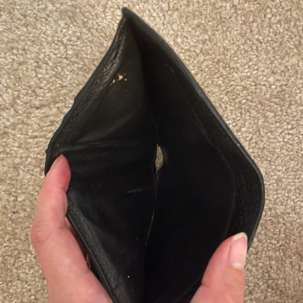 Authentic Gucci Wallet - Picture 11 of 12